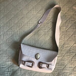 Handcrafted “Bound” white leather bag, custom made in Europe